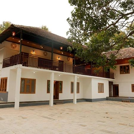 Best Heritage Home Iritti Экстерьер фото